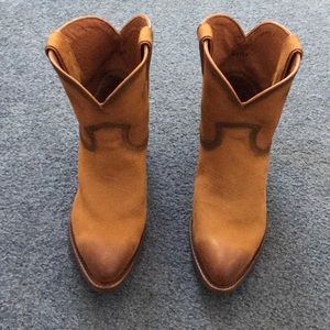 Frye Women’s Billy Short Cowboy Boot